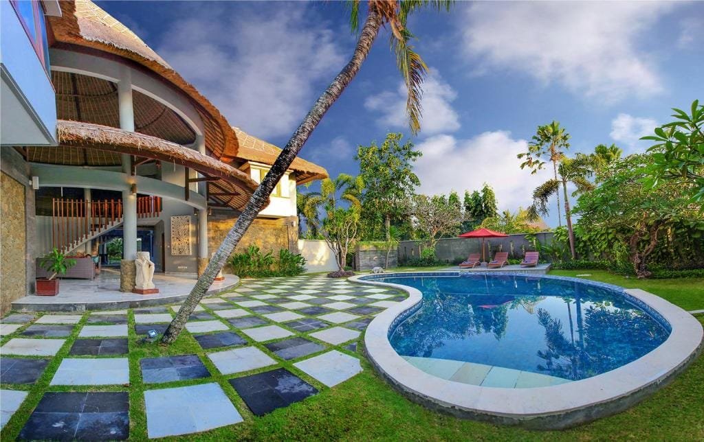 Abi Bali Resort and Villa in Bali with pool and tropical garden