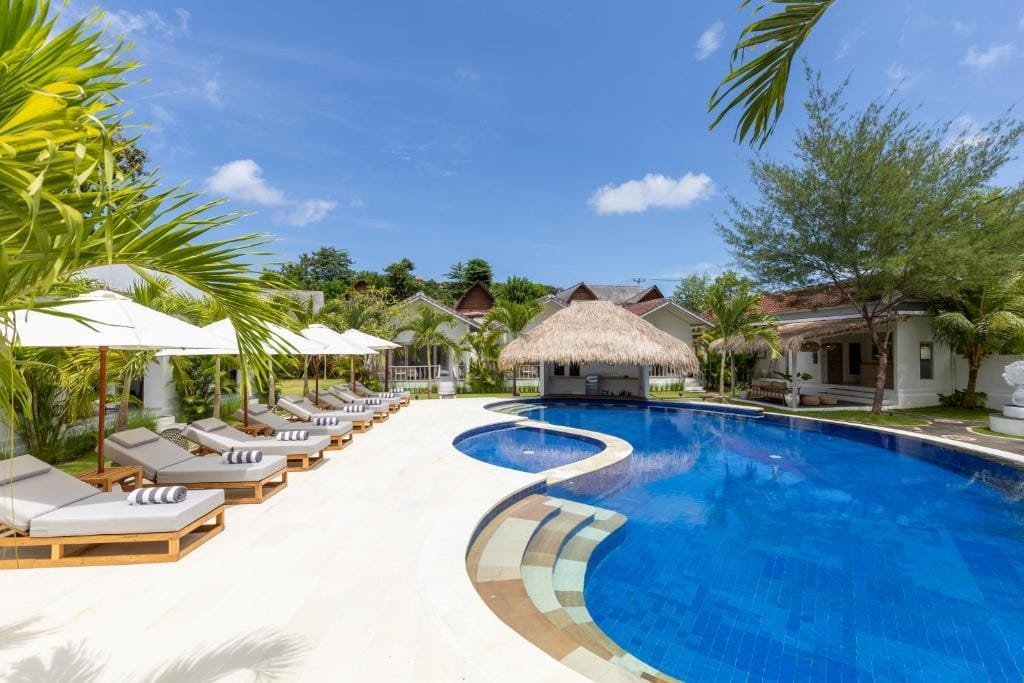 Jepun Sari Uluwatu villa in Bali with tropical design and sea views