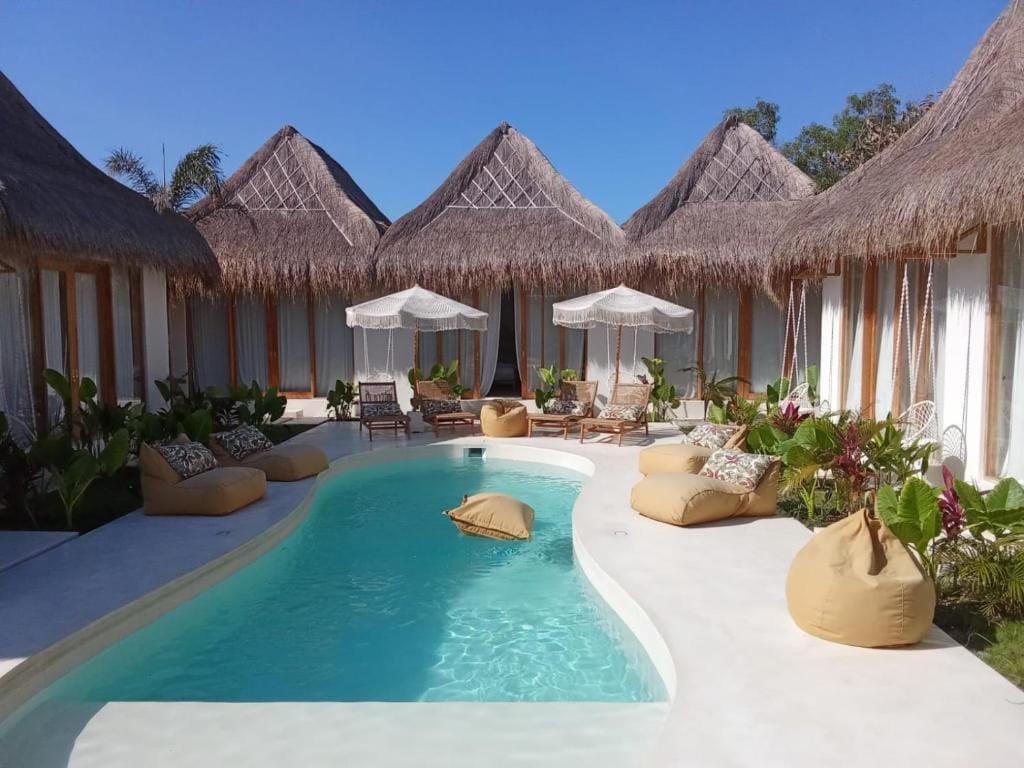 Aloha Boutique Uluwatu Bali with tropical design and relaxed atmosphere