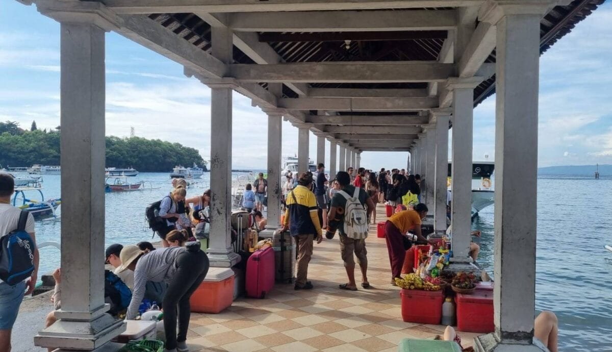Travelers boarding a fast boat in Bali for Gili Trawangan, Gili Air, and Gili Meno
