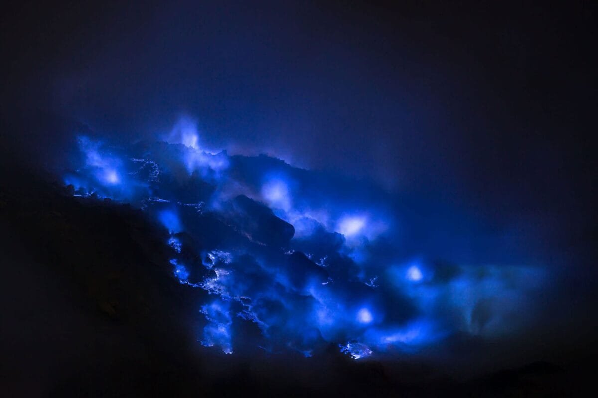 Blue-fire-ijen-min