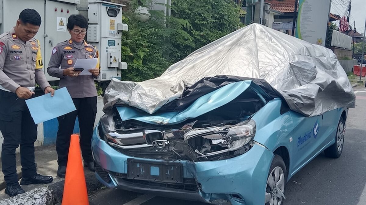 Australian tourist making common mistakes in Bali like unsafe scooter riding and ignoring local rules